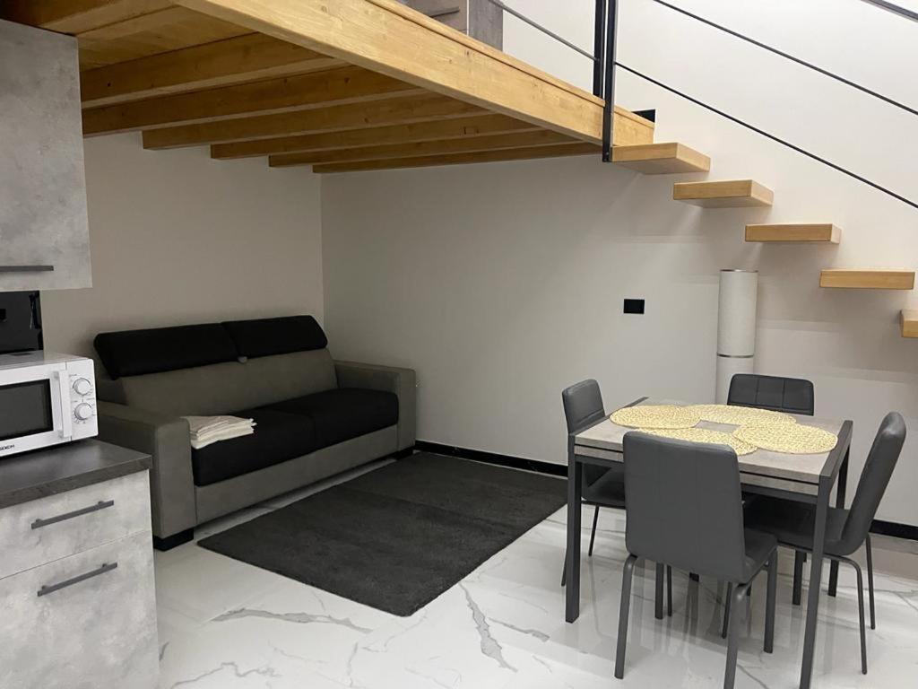 Casa Fiore Apartment เนเปิลส์ ภายนอก รูปภาพ